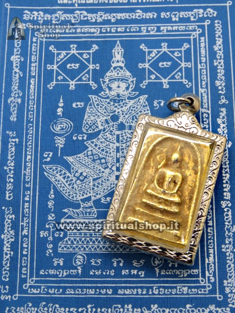 Amuleto PORTA RICCHEZZA FORTUNA MIGLIORA IL KARMA - SOMDEJ CERIMONIA 7 GIORNI AL TEMPIO WAT BANG PHRA - (INCISO A MANO DAL MONACO)*