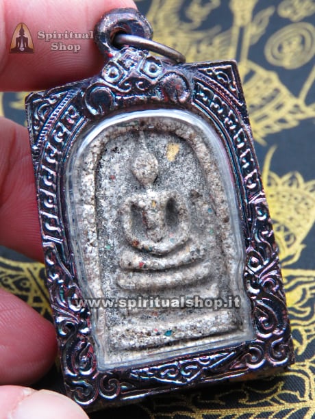 🔥Amuleto Thailandese ULTRA RARO CON LE INTROVABILE ARGILLE GRIGIE DEL TEMPIO GRIGIO CHE PORTANO TANTA RICCHEZZA E BENESSERE (ENTRA E LEGGI LA STORIA) ULTIMO RIMASTO!*