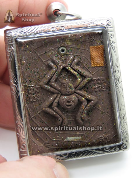 Amuleto BUTTERFLY SPIDER MAGIC dal grande KRUBA KRISSANA, SPRIGIONA FASCINO, AUTORITA', LEADERSHIP, PORTA RICCHEZZA, ABILITA' NEGLI AFFARI (Versione con Veste Monaco)