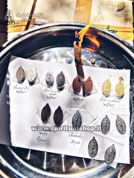 Amuleto Thailandese Celestial Prai Skull Protezione Guida Successo Fortuna con Collana Deluxe Cerimonia Ufficiale (Unico Pezzo)