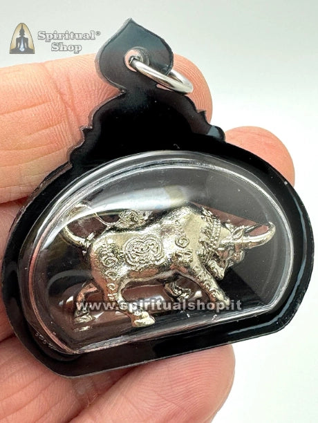 Amuleto Thailandese "TORO FRECCIA" (วัวธนู Wua Thanu) Annulla Magia Nera, Porta Fortuna negli Affari, Scudo contro Pericoli, Dona Comando e Rispetto (Scegli il Tuo Colore)