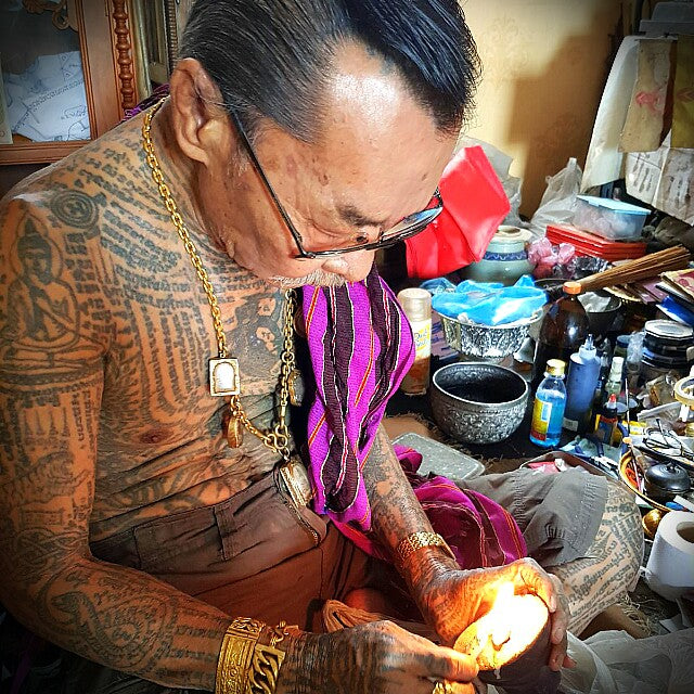 AMULETO THAI POTENTISSIMO RUESI e KUMAN per OTTENERE IL MASSIMO SUCCESSO NELLA TUA VITA (CERIMONIA 2025) UFFICIALE AJARN THIAM LIMITED EDITION (UNICO PEZZO)!