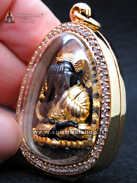 Amuleto Buddha Phra Pidta Thailandese - Potente Simbolo Tradizionale contro Sfortune, Forze Oscure e Avversità Economiche - Edizione Limited Edition Golden Black con Scatola del Tempio (Unico Pezzo)
