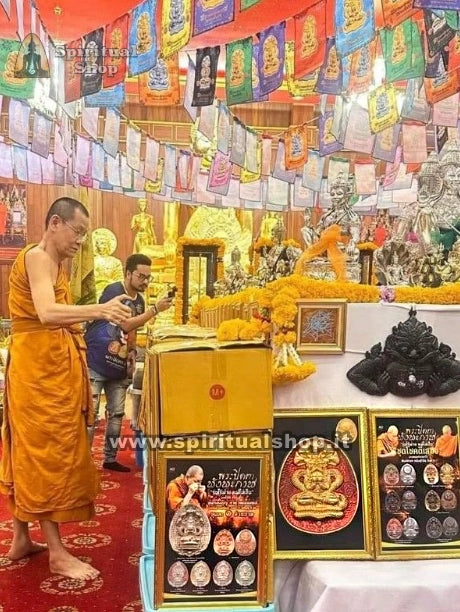 Talismano Phra Pidta Pangphrakan Consacrazione Cerimonia Multimonaco per Protezione e Rimozione Ostacoli dalla Vita Successo Economico (Unico pezzo)