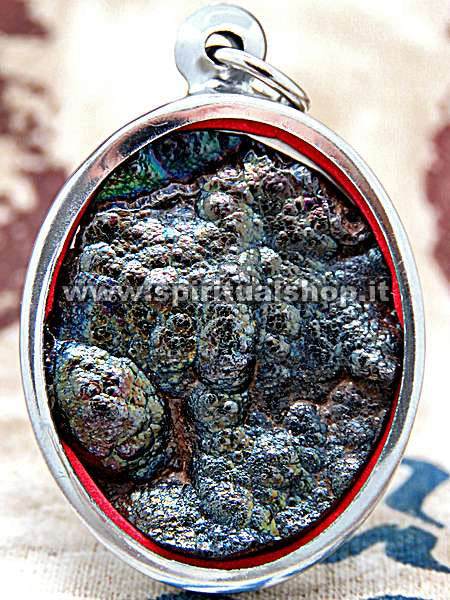 Lek Lai Grezzo Qualità RARISSIMA 'RAINBOW' incastonato in Amuleto Acciaio (Rif. LRAINBOW N1) 47x30mm Bellissimo Appena Arrivato!