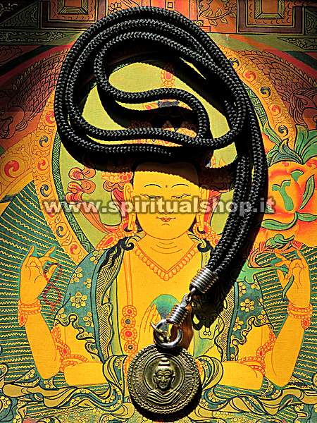 Piccolo Pendente Buddha in Meditazione completo di Collana in Regalo TIENE LONTANO LE ENERGIE NEGATIVE