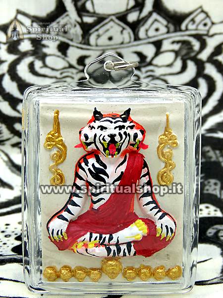 Amuleto RUESI TIGER 3 TESTE (Veste ROSSA) per DENARO e RICCHEZZA Dipinta a mano dal Monaco su Argille del Tempio Wat Bang Phra*